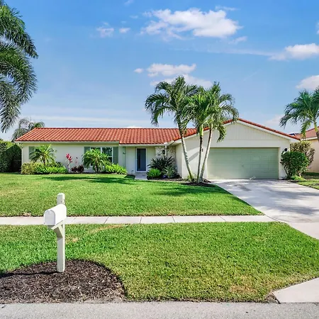 Villa 1217 Bluebird Avenue